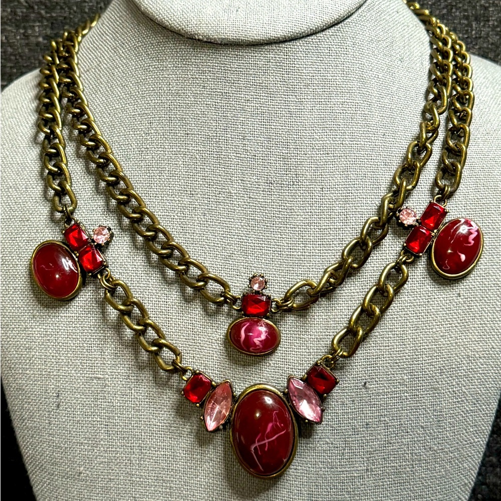 Two layer Necklace with Glass Rhinestones.